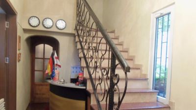 გოლდენ თაუნი_2