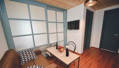 Mgzavrebi Apartment 8