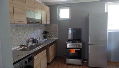 მრ. ჰოსტელ_2