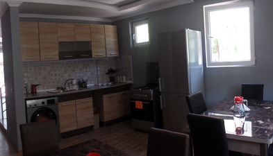 მრ. ჰოსტელ_3