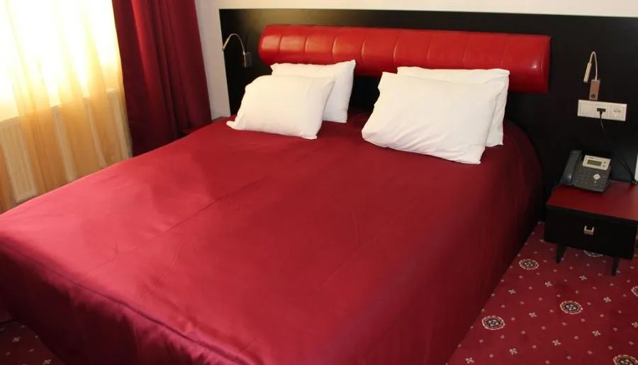 Hotel Villa Palace — Photo 40