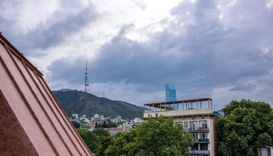 Space Hotel Tbilisi — Photo 1