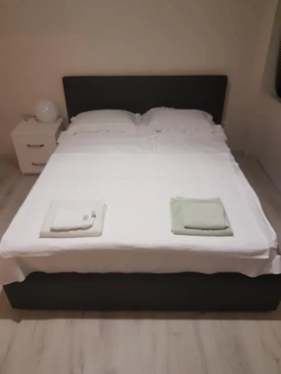 Lika's Guesthouse — Photo 23