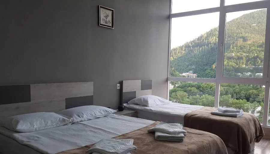 მთის ხეობა — ფოტო 7