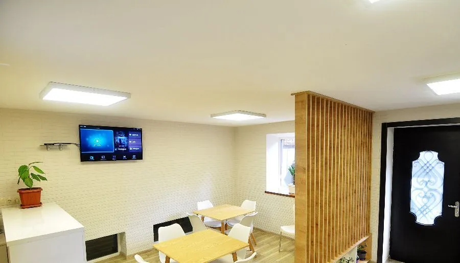 LIGHT HOTEL — Photo 3