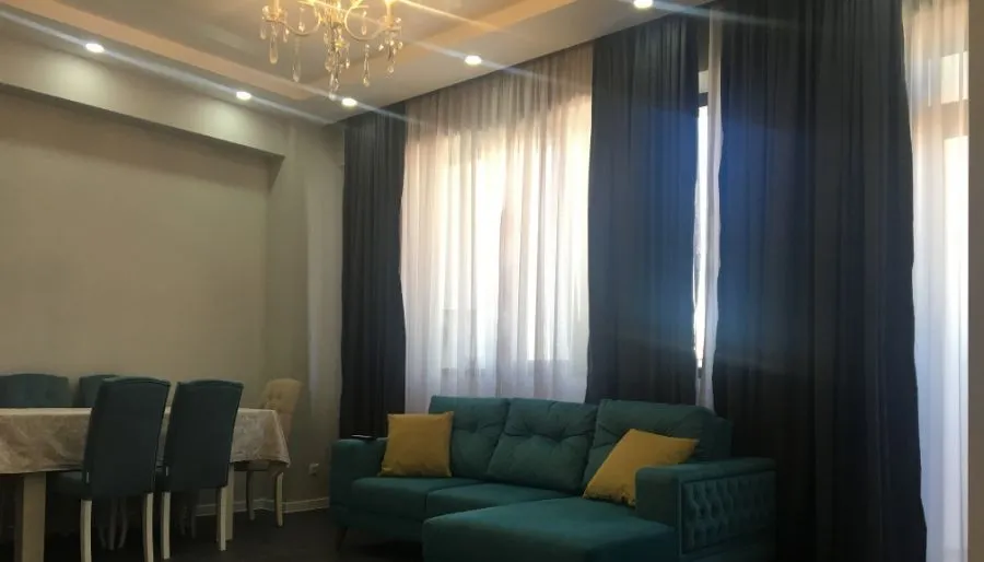 Cozy Apartment in the centre near Holiday Inn Hotel — Photo 12