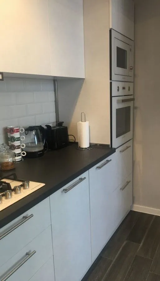 Cozy Apartment in the centre near Holiday Inn Hotel — Photo 8