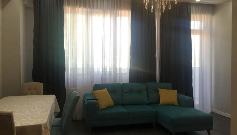 Cozy Apartment in the centre near Holiday Inn Hotel — Photo 9