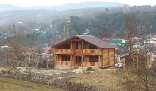 ხის სახლი — ფოტო 2