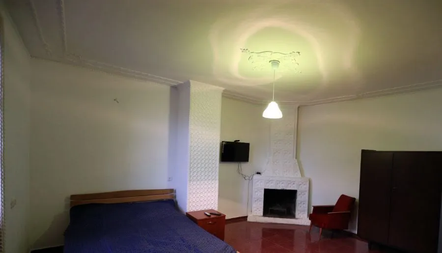 Family Rooms — Photo 18