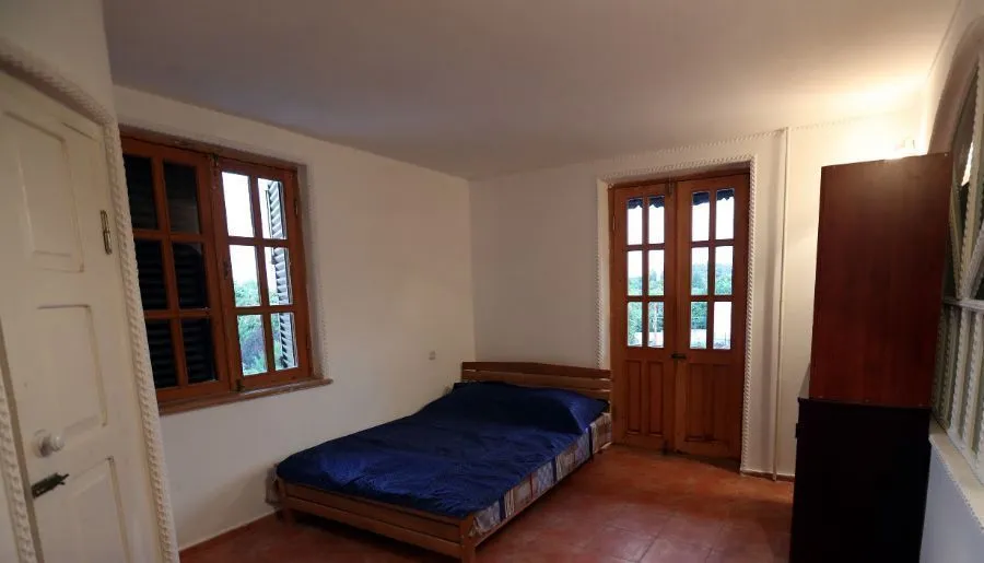 Family Rooms — Photo 16