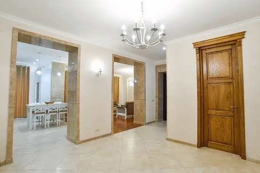 ექსკლუზიური ბინა ძველ ქუთაისში — ფოტო 22