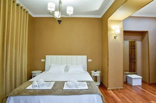 ექსკლუზიური ბინა ძველ ქუთაისში — ფოტო 20