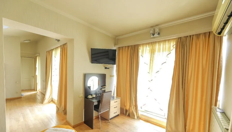 Eurasia Bridge Hotel — Photo 15