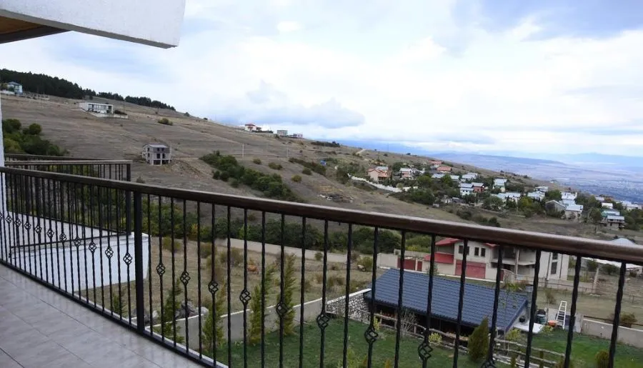 White residence Tsavkisi — ფოტო 14