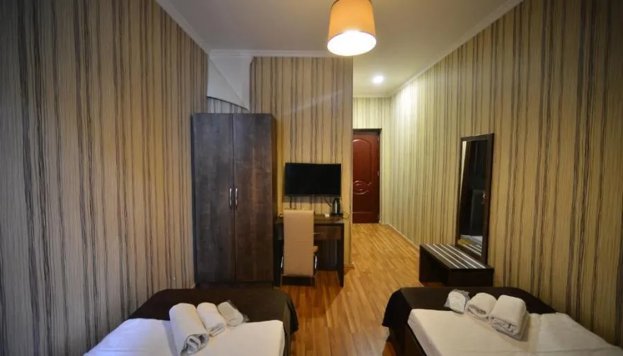 GREEN HOTEL — Photo 40