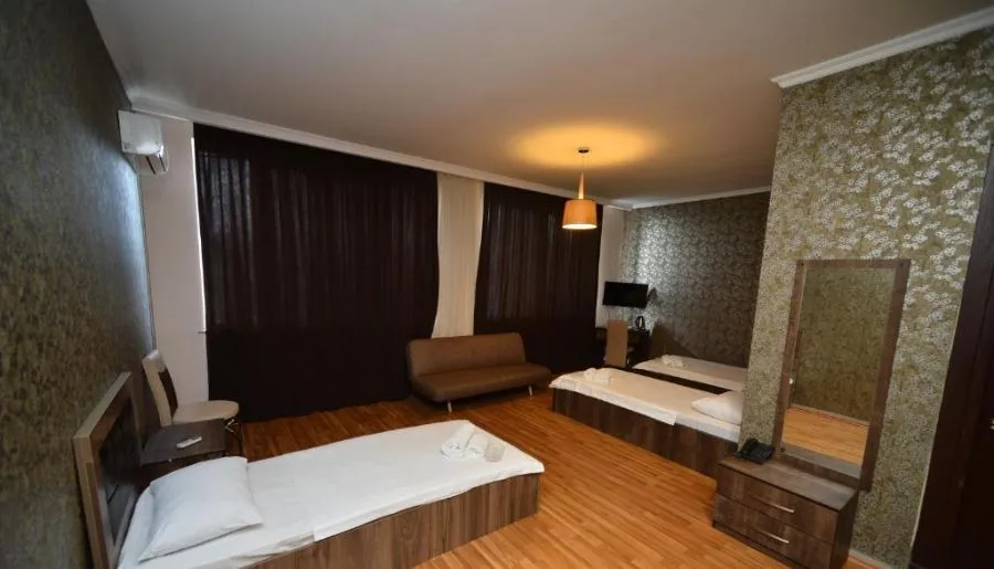 GREEN HOTEL — Photo 24