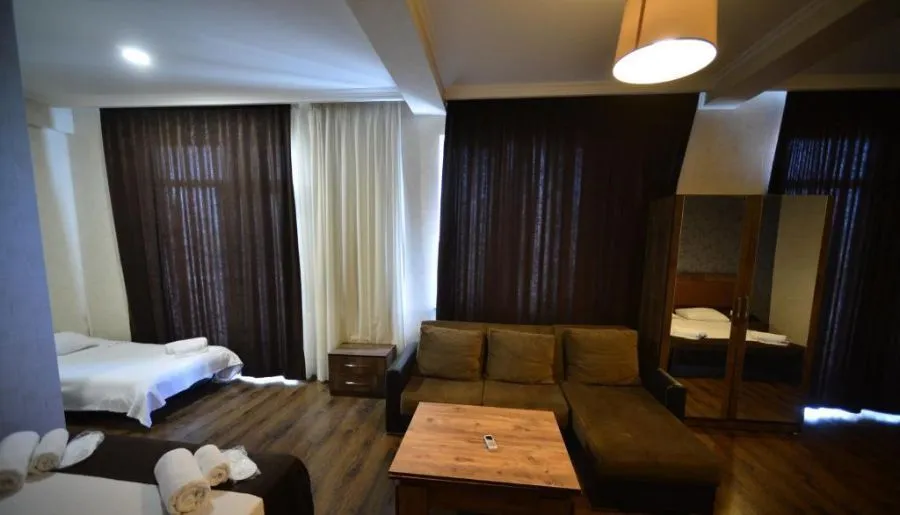 GREEN HOTEL — Photo 36