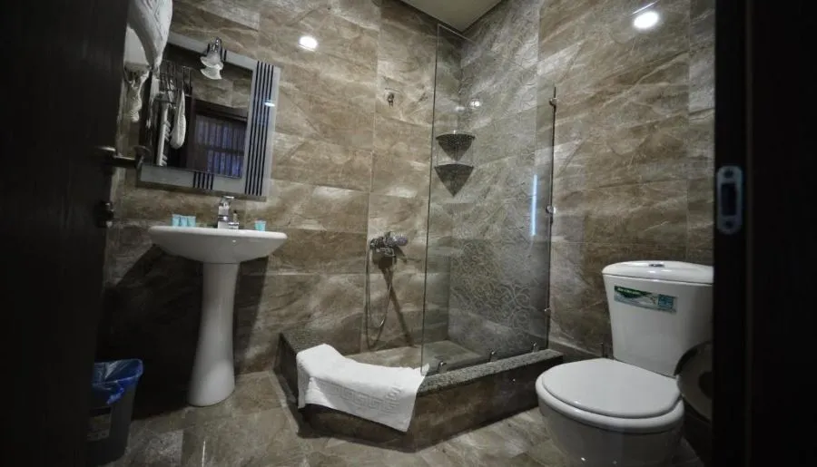 GREEN HOTEL — Photo 34