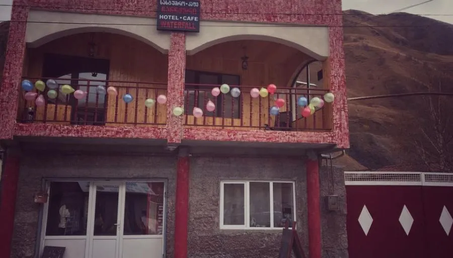 Cafe & Hotel Waterfall — Photo 1