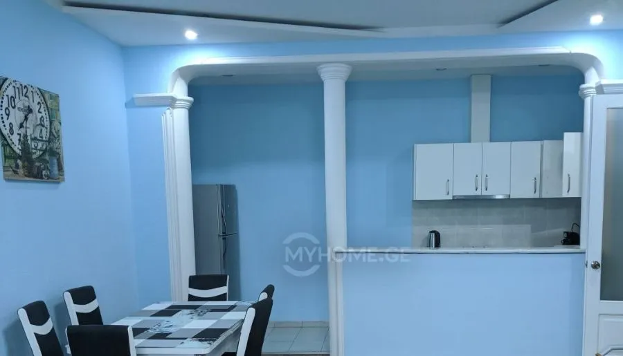 Apartment in old Tbilisi, Metekhi — Photo 16