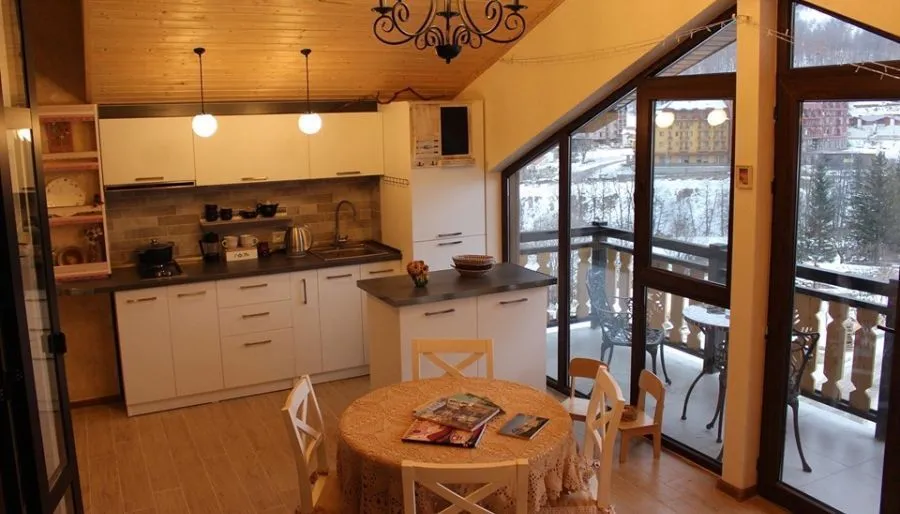 Lizi's Cozy Apartment in Bakuruani — Photo 13