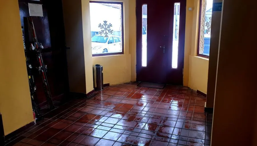 HOTEL SHELE — Photo 1