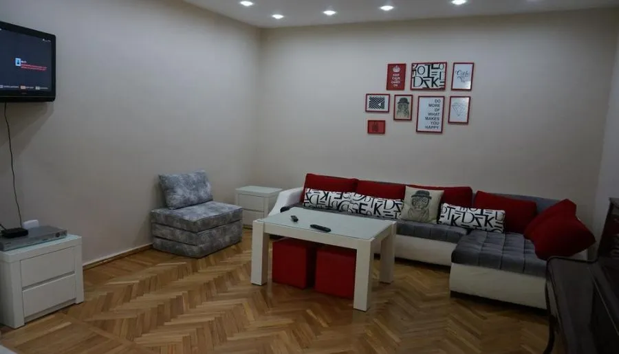White tiger in  center Tbilisi — ფოტო 20
