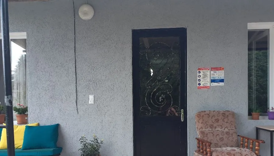 Bee's house — Photo 1