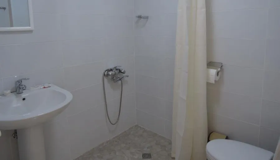 Shaloshvili's Cellar Hotel — Photo 41
