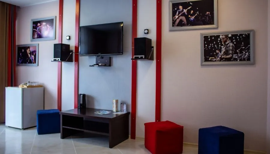 Rock Hotel First Line — Photo 37