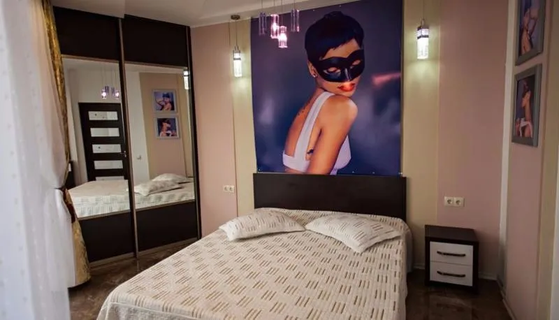 Rock Hotel First Line — Photo 13