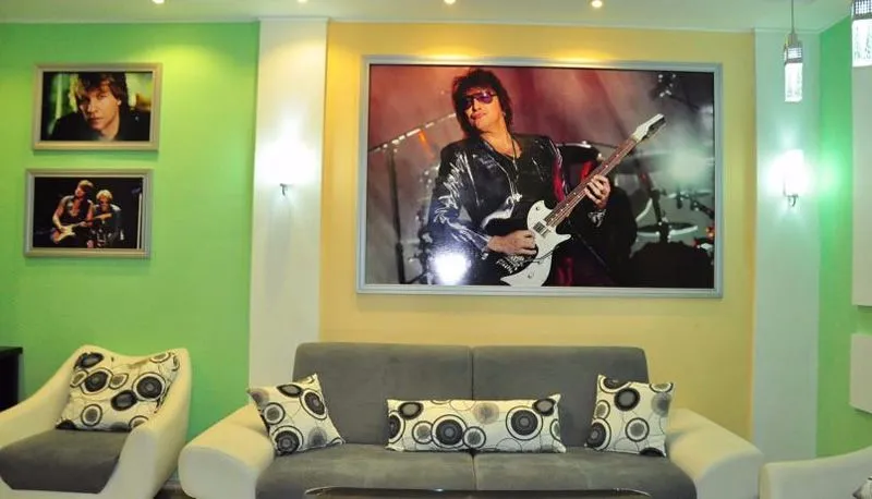 Rock Hotel First Line — Photo 31