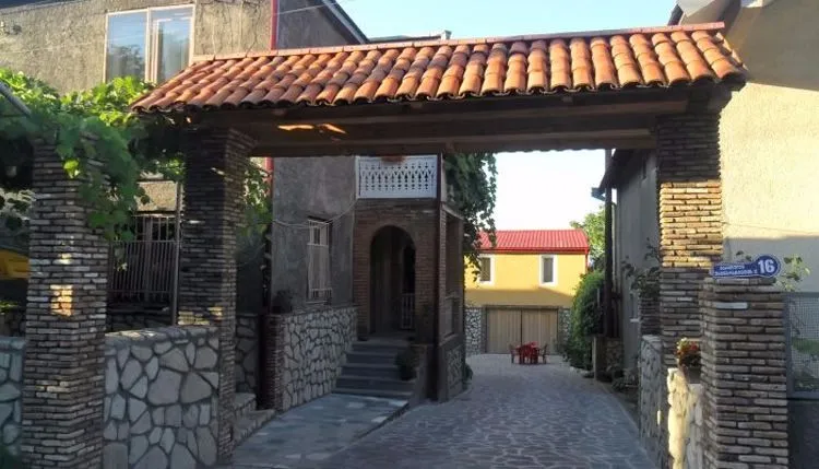 Dzneladze — Photo 1