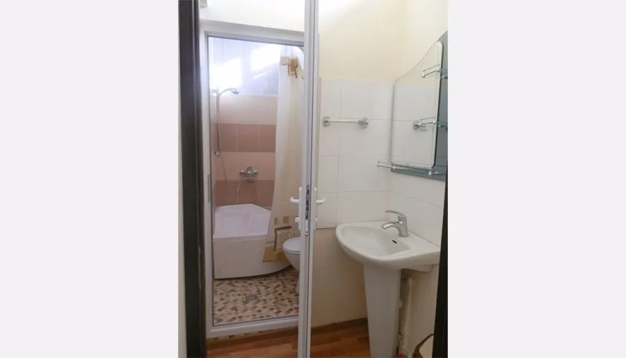 GUEST HOUSE GIS — Photo 7