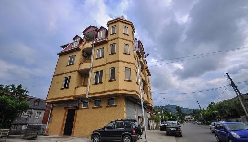 გოლდენ ჰაუს — ფოტო 13