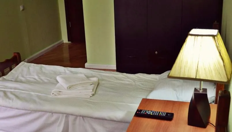 Hotel Check-in — Photo 9