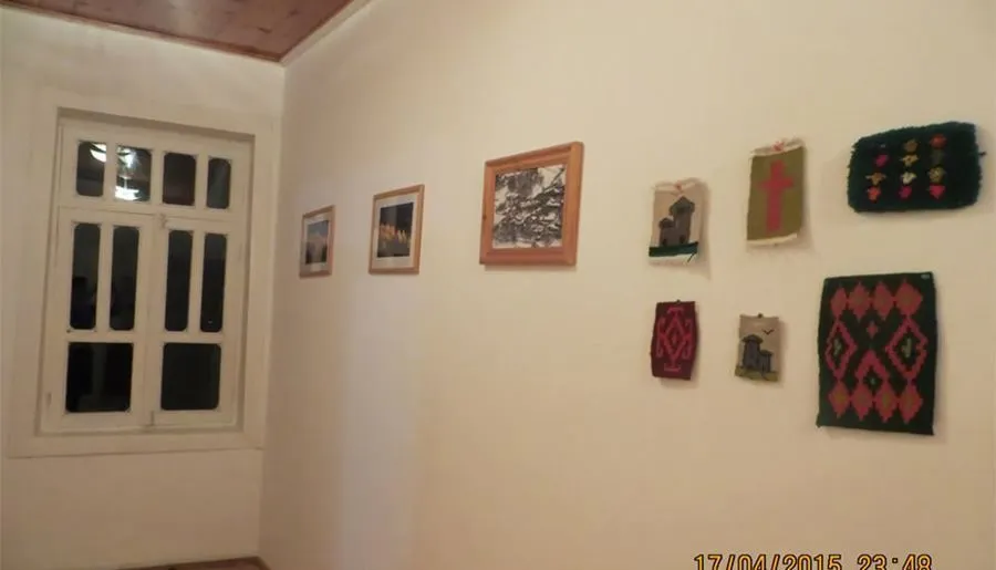 Golden Mountains House — Photo 3