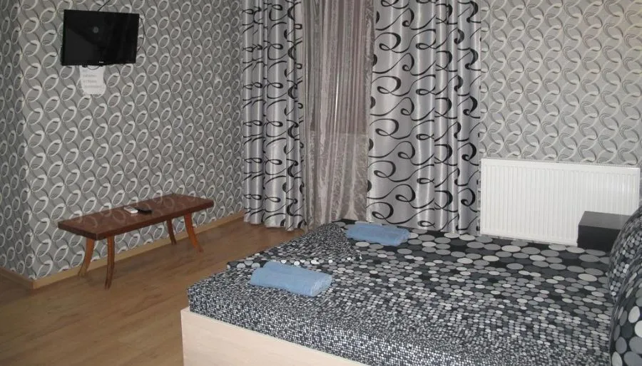 Orange Inn — Photo 9