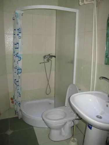 Orange Inn — Photo 18