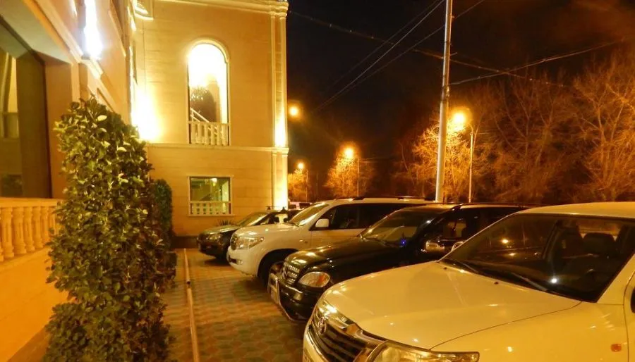 Lux Palace — Photo 10