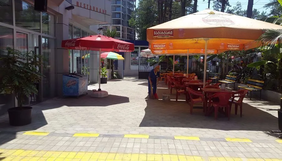 Hotel Tbilisi — Photo 1