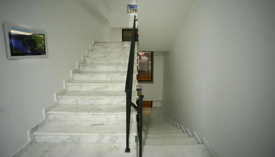WEST TOWER — Photo 1