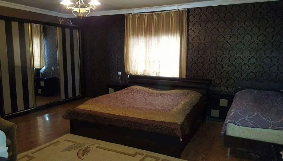 კოტეჯი თამარ მეფეს ქუჩაზე — ფოტო 3