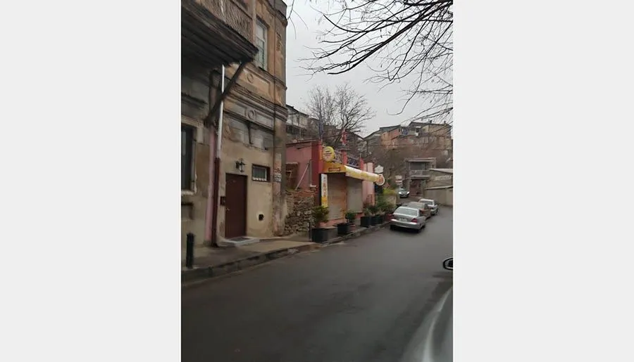 ხოხბის სახლი ძველ თბილისში — ფოტო 3
